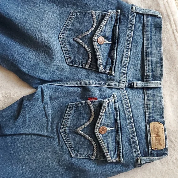 Jeans - Picture 2 of 5